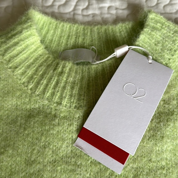 Relaxed 3/4 Sleeve Sweater fuzzy and soft in Green oversized small boutique O2 - Picture 5 of 6